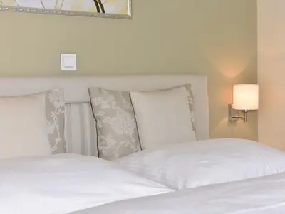 Schlafzimmer mit Doppelbett