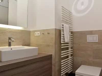 Badezimmer mit Dusche