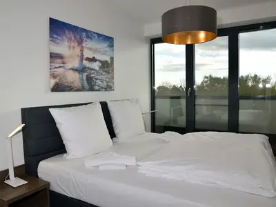Schlafzimmer mit Doppelbett
