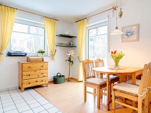 23984370-Ferienwohnung-4-Zingst (Ostseebad)-300x225-3