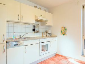 23948601-Ferienwohnung-4-Zingst (Ostseebad)-300x225-3