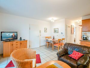 23948608-Ferienwohnung-4-Zingst (Ostseebad)-300x225-2