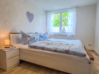 Schlafzimmer mit Doppelbett