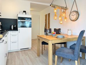 24047784-Ferienwohnung-2-Zingst (Ostseebad)-300x225-2