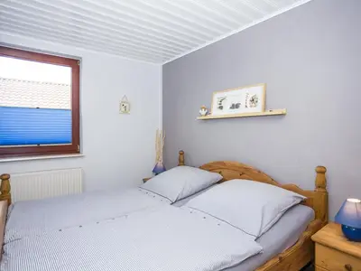 Schlafzimmer mit Doppelbett