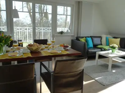 Wohnzimmer mit Essbereich