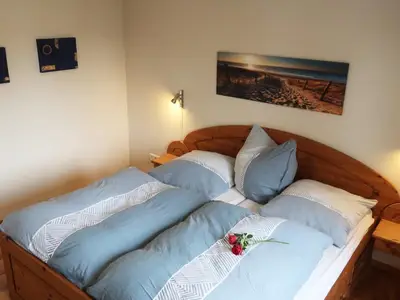 Schlafzimmer mit Doppelbett