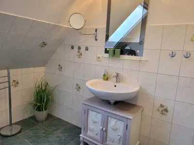 Badezimmer m. Vergrößerungsspiegel + Fön
