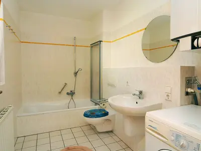 Badezimmer mit Badewanne