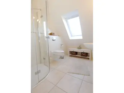 Badezimmer mit Dusche