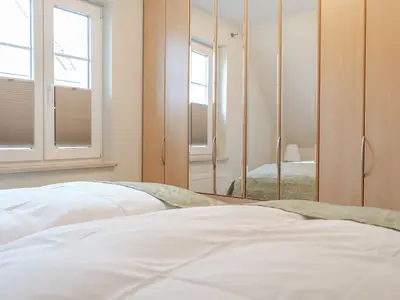 Schlafzimmer mit Doppelbett