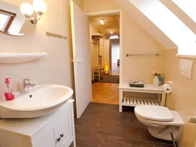 Badezimmer mit Dusche