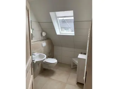 Badezimmer mit Dusche
