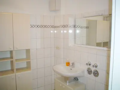 Badezimmer mit Dusche