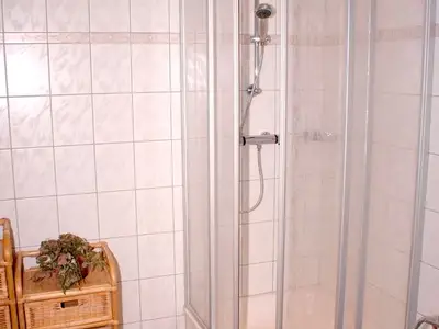 Badezimmer mit Dusche