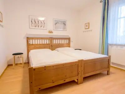 Schlafzimmer mit Doppelbett