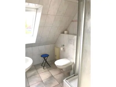 Badezimmer mit Dusche