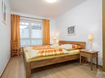 1. Schlafzimmer mit Doppelbett