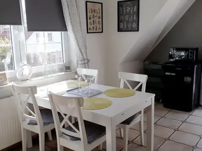 Essbereich mit TV