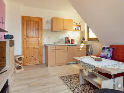 Blick vom Wohnbereich zur Küche