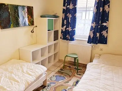 2. Schlafzimmer mit 2 Einzelbetten im DG