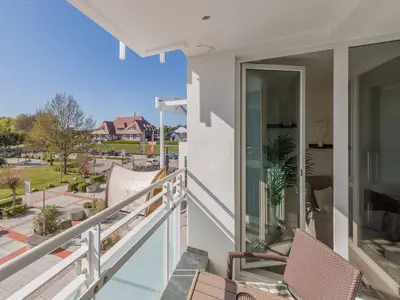 Ferienwohnung Küstenglück in Zingst Balkon mit Sitzgelegenheiten