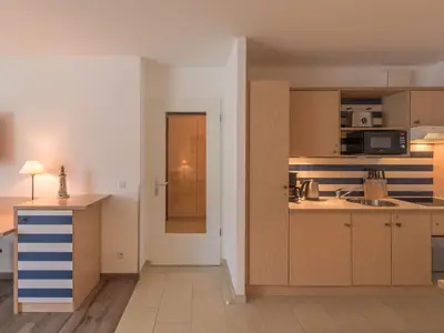 Ferienwohnung Leuchtturm Küchenzeile im offenen Wohnbereich