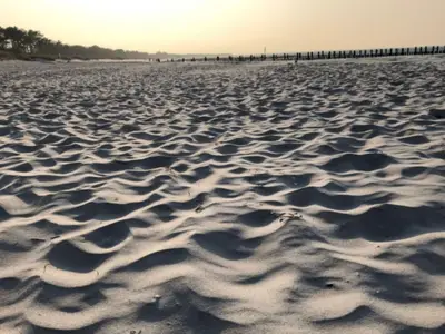 Strandsand und Meerblick