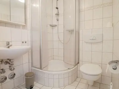 Badezimmer mit Dusche