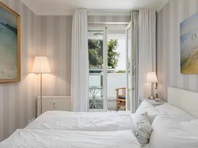 Ferienwohnung Dünensand Zingst Schlafzimmer mit Balkon Zugang