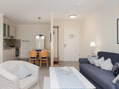 Ferienwohnung Dünensand Zingst Blick zur offenen Küche