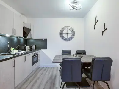 Ferienwohnung Ostseeperle Zingst - Küchenzeile mit Essbereich