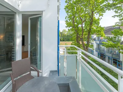Ferienwohnung Ostseeanker Zingst - Balkon mit Sitzmöbeln