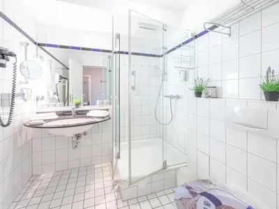 Ferienwohnung Kapitän Ed Aparthotel Zingst - Badezimmer