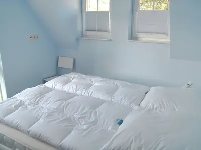 2. Schlafzimmer mit Doppelbett