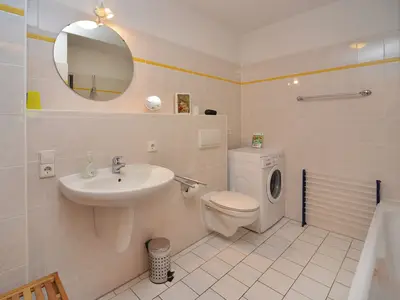 Badezimmer mit Badewanne