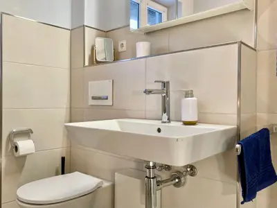 Badezimmer mit Waschbecken