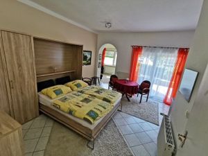 23967957-Ferienwohnung-3-Zinnowitz-300x225-1