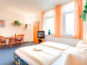 23961348-Ferienwohnung-2-Zinnowitz-300x225-1