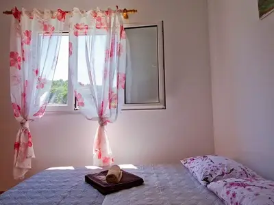 Ferienwohnung für 2 Personen (35 m²) in Zirje 6/10