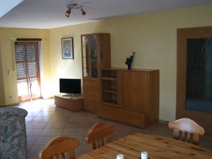 21672067-Ferienwohnung-6-Zirndorf-300x225-3