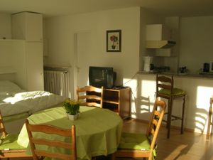 23718706-Ferienwohnung-4-Zirndorf-300x225-3