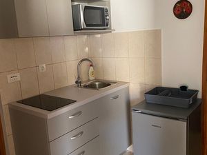 18511403-Ferienwohnung-2-Zubovići-300x225-3