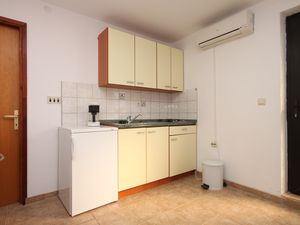 18564629-Ferienwohnung-2-Zubovići-300x225-3