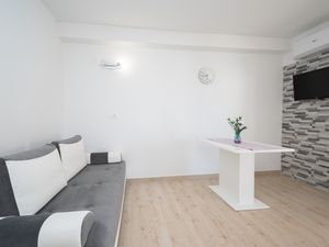 23917070-Ferienwohnung-3-Zubovići-300x225-2