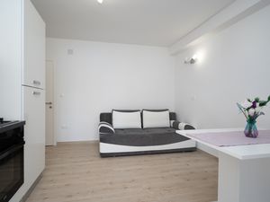 23917070-Ferienwohnung-3-Zubovići-300x225-3