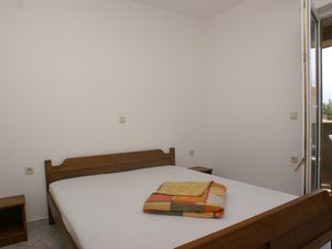 23927532-Ferienwohnung-2-Zubovići-300x225-3