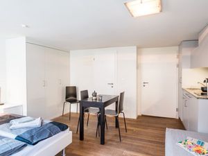 19017659-Ferienwohnung-3-Zürich-300x225-3