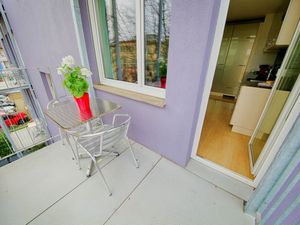 19017652-Ferienwohnung-4-Zürich-300x225-5