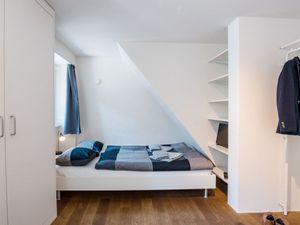 19017665-Ferienwohnung-1-Zürich-300x225-2